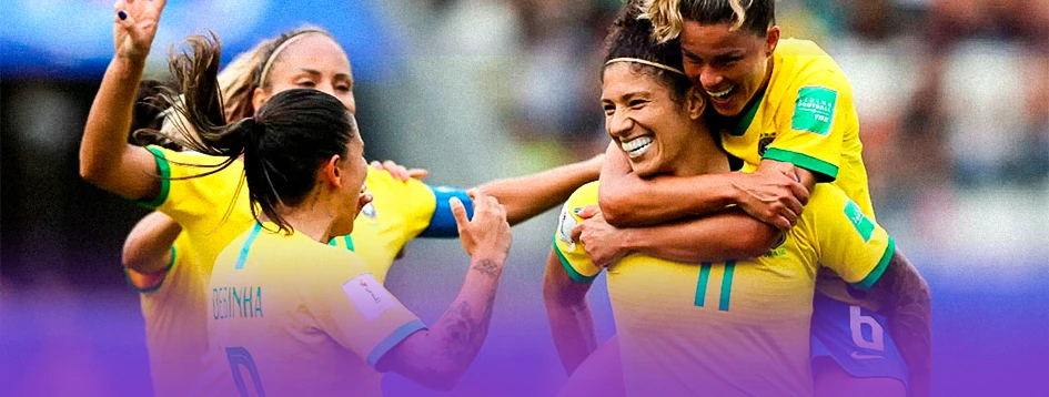 Quantas vezes o Brasil ganhou a Copa do Mundo Feminina: jogadoras do Brasil se abraçam em comemoração. 