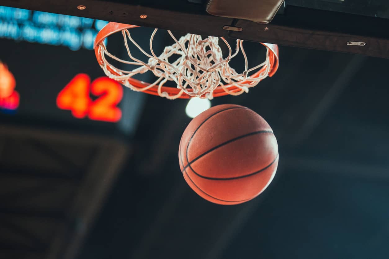 Os brasileiros da NBA: liga de basquete americana tem quatro brasileiros em ação
